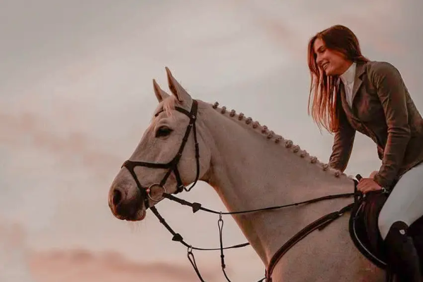 Конная прогулка в конноспортивном клубе «Олимпия»