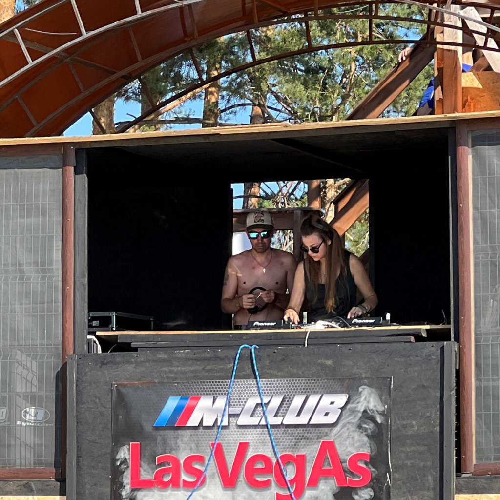 DJ1