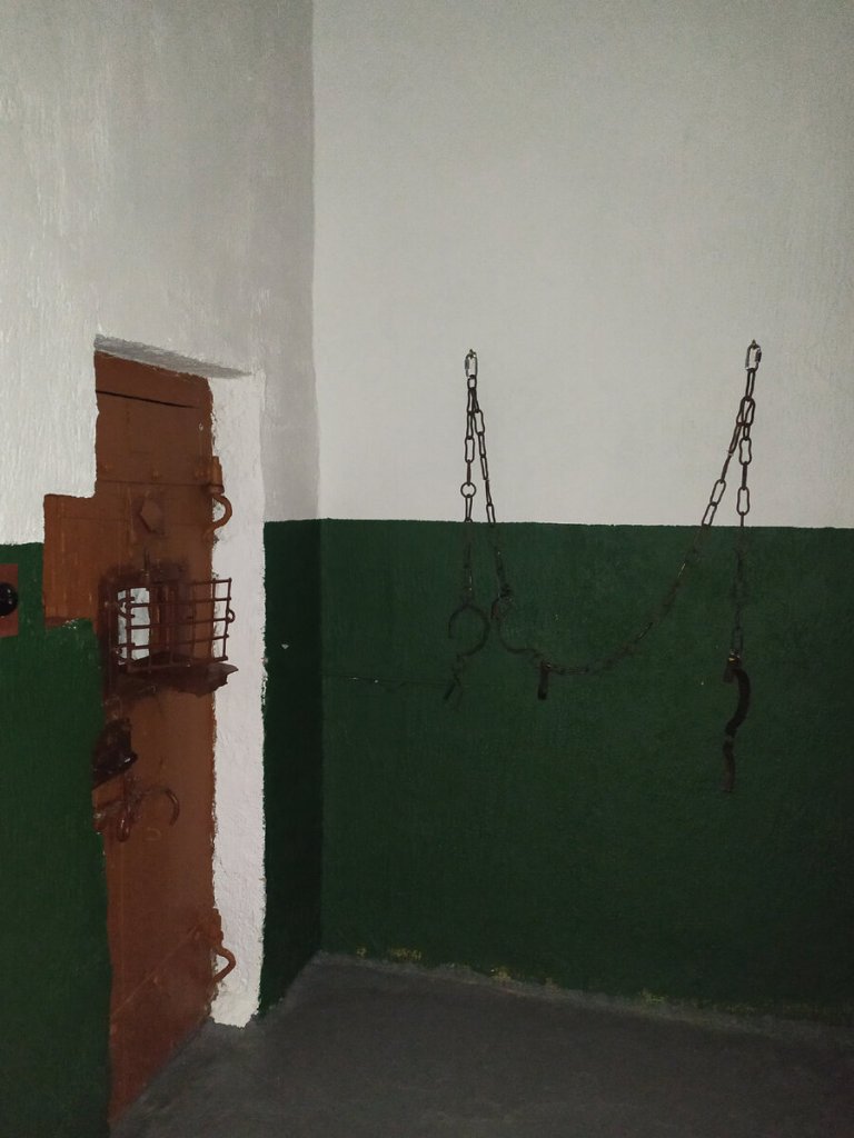 Карцер2