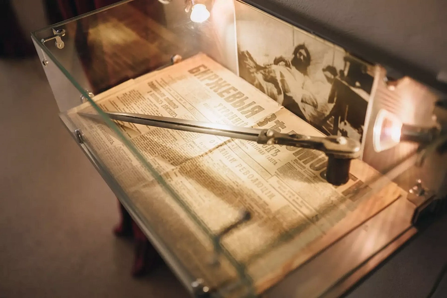 Почему на стуле Распутина больше нельзя сидеть