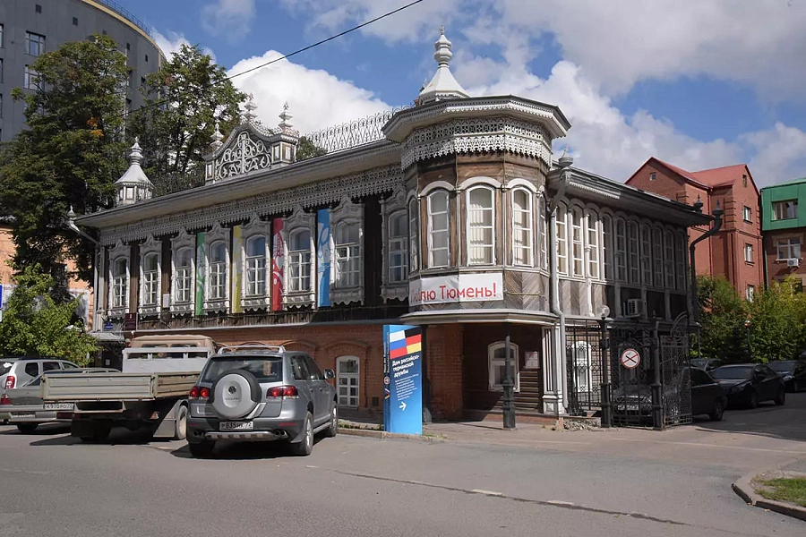 Открываем Сибирь: здание, которое спасла дружба